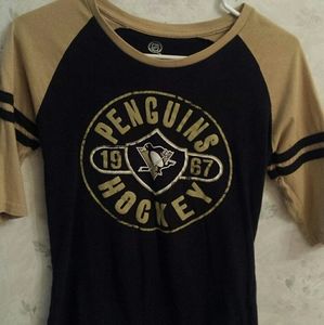 🏒 Pittsburgh Penguins Graphic Tee size S